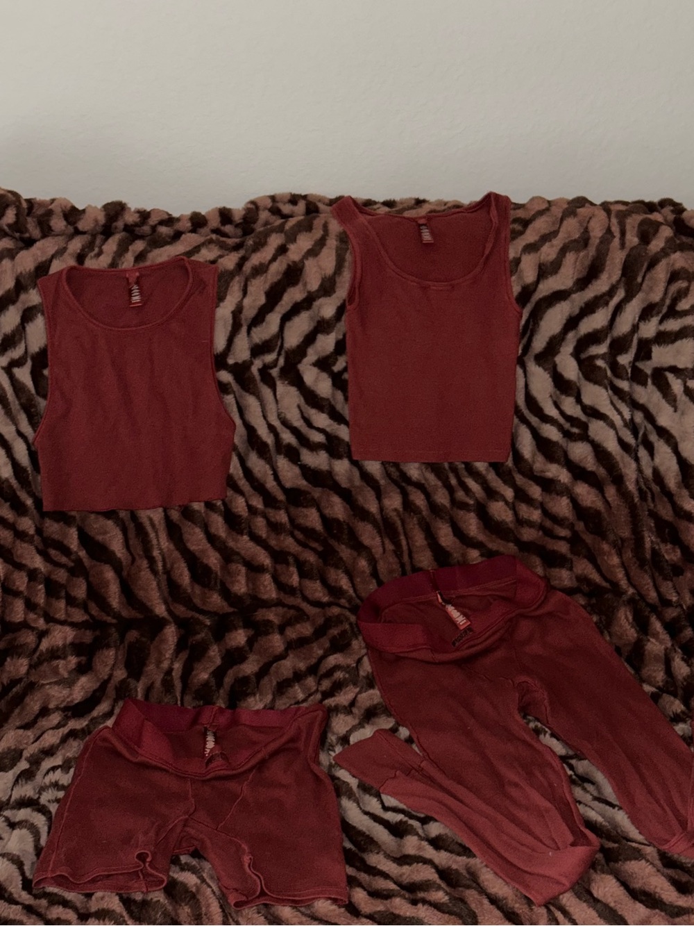 SKIMS Chimney Red Boxer Set *2 tanks, 1 legging & 1 boxer
